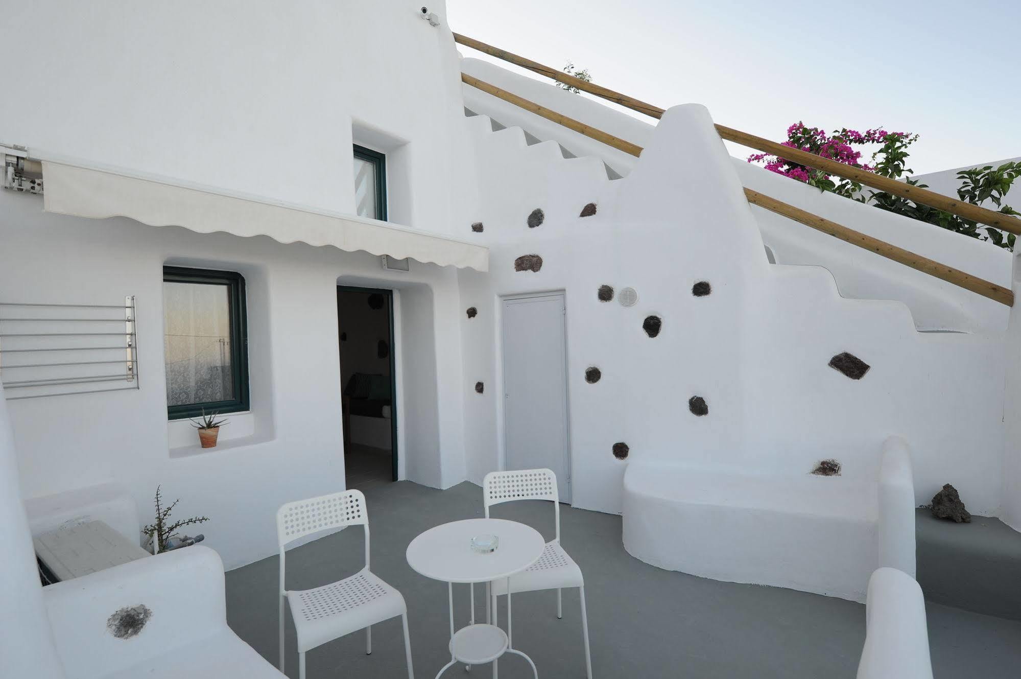 Manias Fira Residences Buitenkant foto